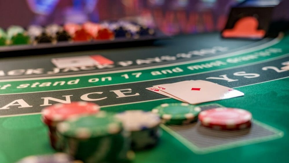 What's the allure of blackjack for gamblers?