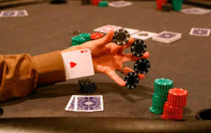 How to handle cheating allegations at a blackjack table?