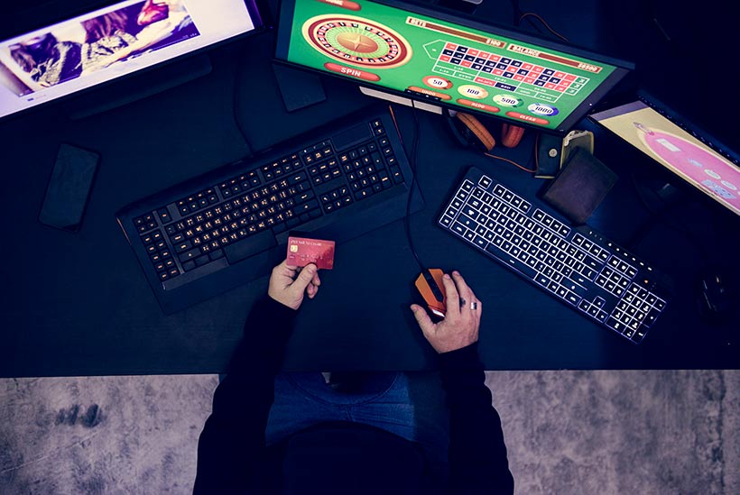 How Do Online Casinos Work?