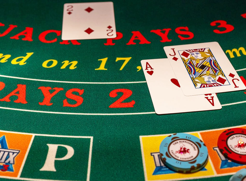 How to play blackjack in a themed casino?